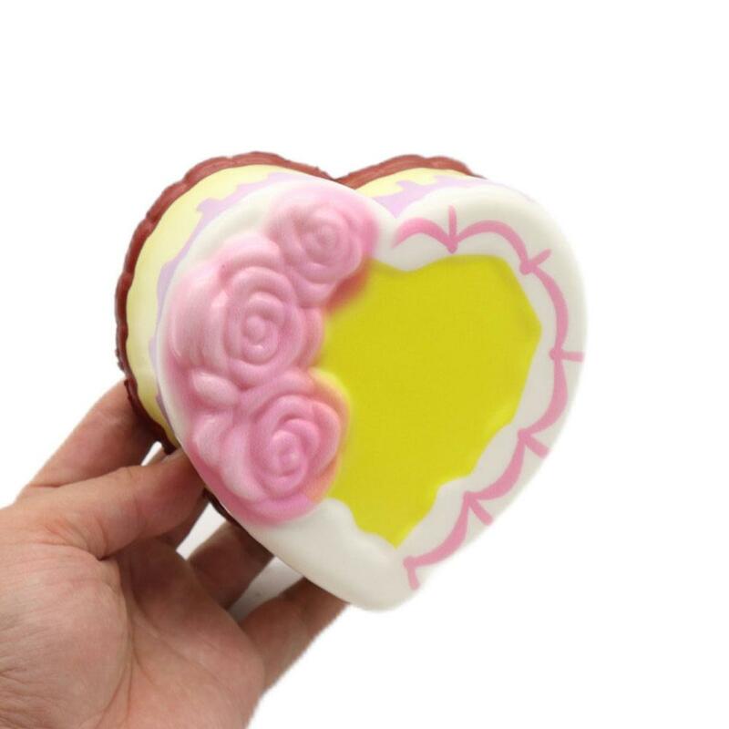 Slow Rebound Simulated Food Pinching Venting Cake Toy Decompress Food Squezee Stress Relief Toys For Kids Child Birtthday G L5O1