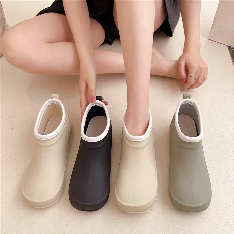 2023ฤดูใบไม้ผลิใหม่แฟชั่นผู้หญิง PVC รองเท้าบูทหน้าฝนกันน้ำกลางแจ้ง Non-Slip สวมใส่สั้นรองเท้าบูทหน้าฝนฉบับภาษาเกาหลี35-40