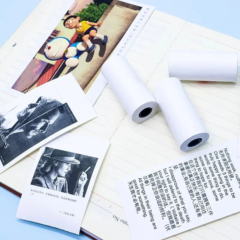 สติกเกอร์ป้ายราคากระดาษความร้อน57*25มม. ม้วนกระดาษมีกาวในตัวสำหรับเครื่องพิมพ์ขนาดเล็กพิมพ์ได้ทันทีรูปถ่ายกล้องสำหรับเด็ก