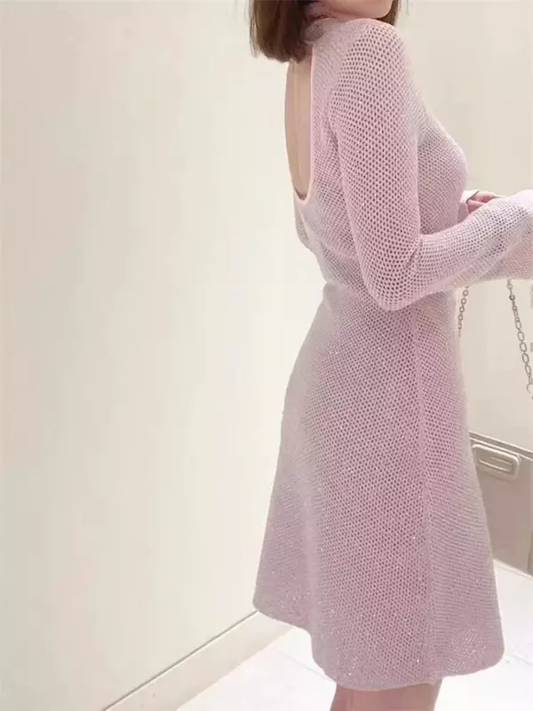 Damska różowa sukienka dwuczęściowa z wycięciem na plecach, okrągłym dekoltem i długim rękawem, słodka wiosna 2024, dzianinowa mini szata