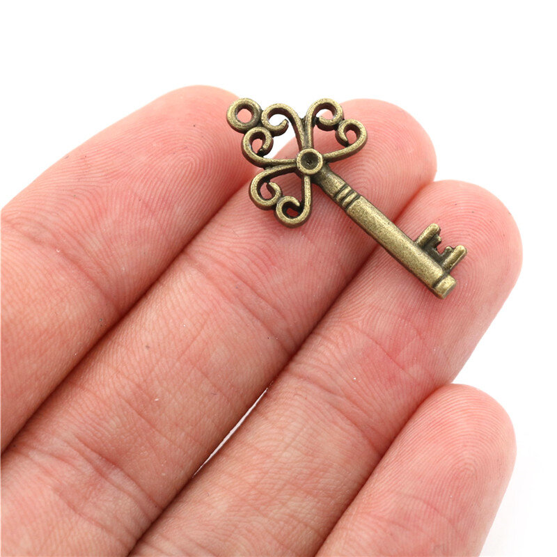 18pcs Antique Old Vintage Look Skeleton Keys Bronze Tone Pendants Jewelry DIY
