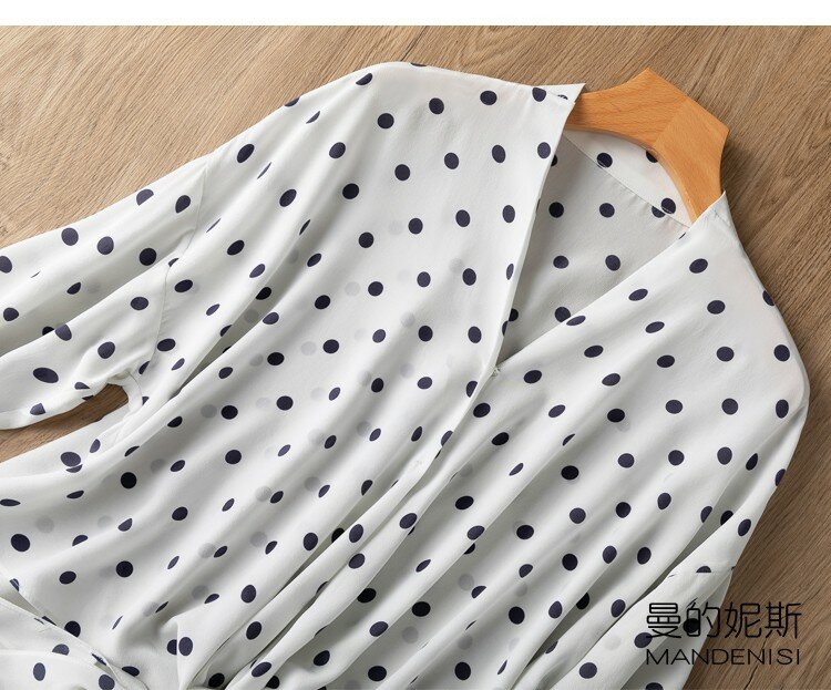 Tcyeek-camisa de seda de morera Real para mujer, Top de manga larga con cuello en V, camisas de moda, ropa con cordones, primavera y verano, 100%