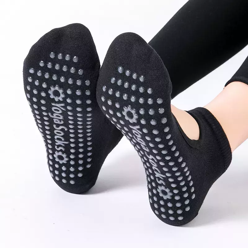 ถุงเท้าโยคะซิลิโคนกันลื่นถุงเท้ากีฬาเต้นรำในร่มผ้าฝ้ายระบายอากาศได้ถุงเท้าลำลองสีทึบ