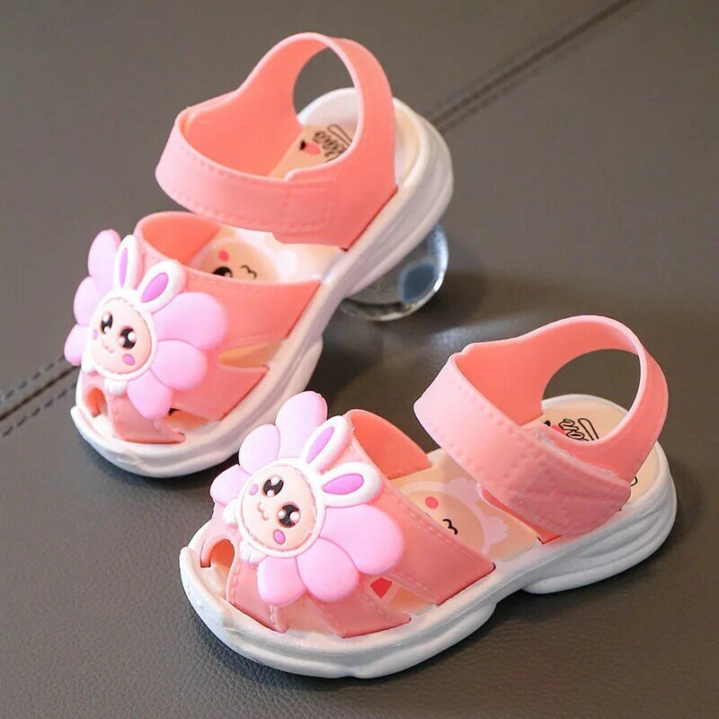 Bebê andando sapatos de verão para meninas sandálias e chinelos moda exterior não-deslizamento bonito do bebê menina pequena margarida chinelos das crianças
