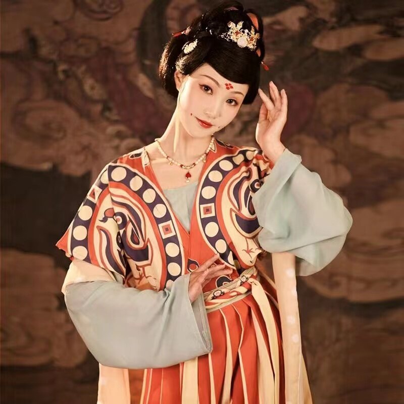 ملابس حريرية Hanfu Tang dynasta للنساء ، ملابس صينية تقليدية ، شكل خشبي مطلي ، طقم فستان أصلي