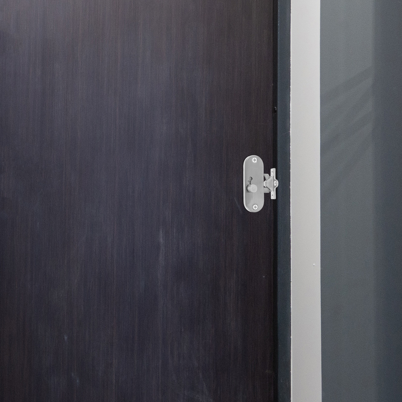 กลอนประตูบานเลื่อน90องศากลอนประตูล็อกแบบ Deadbolt ตัวล็อคแบบเลื่อนอะลูมินัมอัลลอยการรักษาความปลอดภัยยุ้งฉาง
