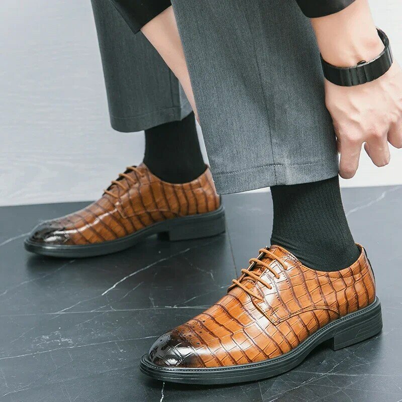 Sapatos de couro amarrado cruzado masculino, sapato casual, dedo apontado, alta qualidade, correspondência de cores, nova moda, venda quente, 2023