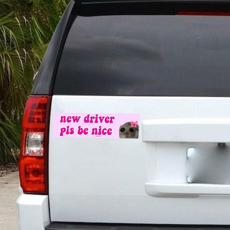 Nowy kierowca proszę być miłym, zabawna naklejka z memem samoprzylepna zabawna naklejka dla uczącego się kierowcy, podstawowe znaki dla uczących się kierowców