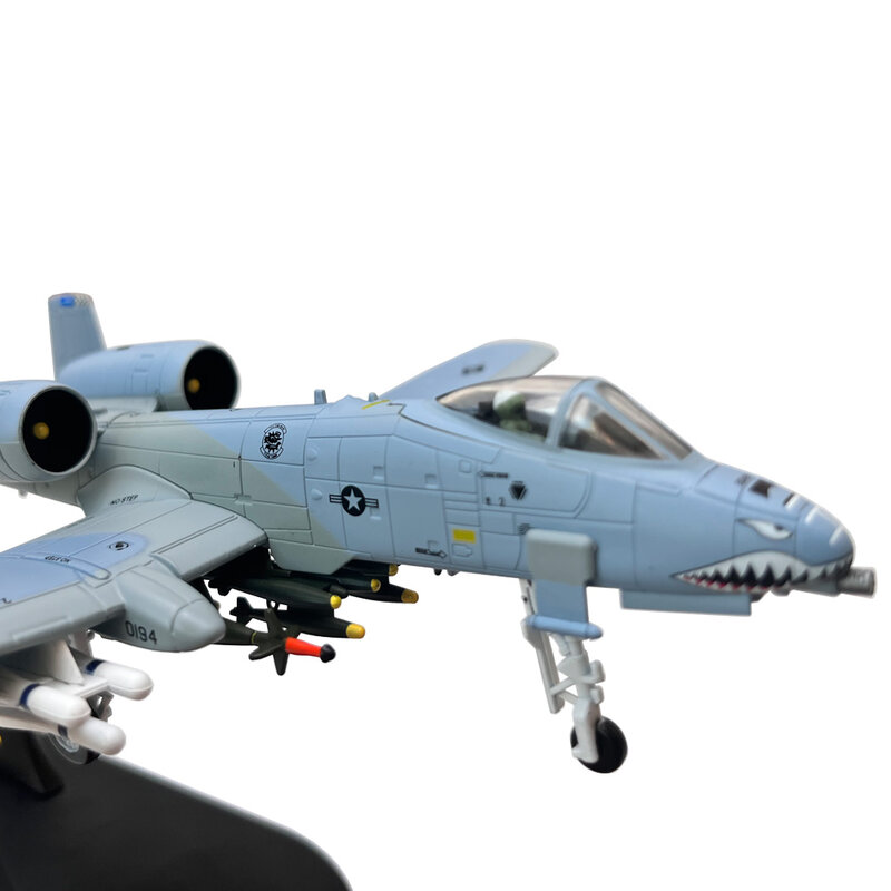 1/100 skala US A-10 A10 Thunderbolt II Warthog Hog serangan pesawat tempur Diecast logam pesawat Model anak-anak laki-laki hadiah mainan