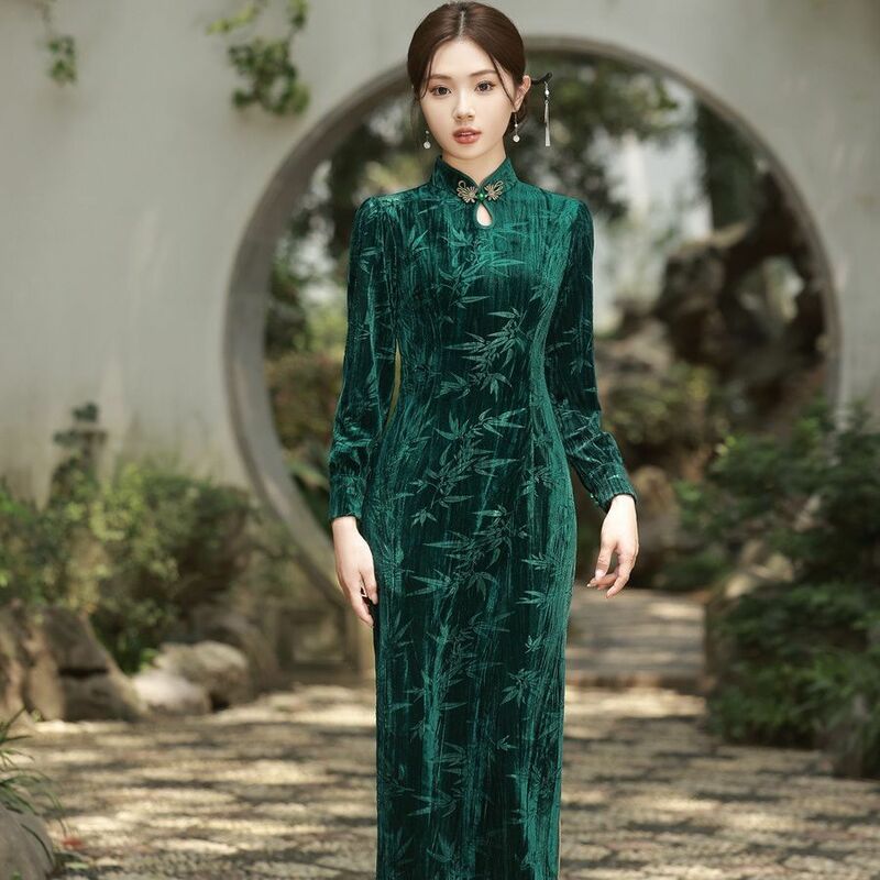 Cheongsam de veludo vintage manga longa para mulheres, Qipao slim fit, vestidos tradicionais chineses elegantes, novo estilo, outono e inverno