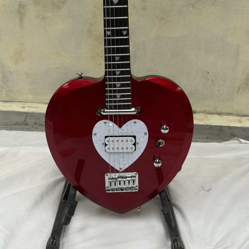 กีต้าร์ไฟฟ้าปิ๊กอัพคู่รูปหัวใจสีขาวมุกมีในสต็อกสินค้าในสต็อก guitara guitarra