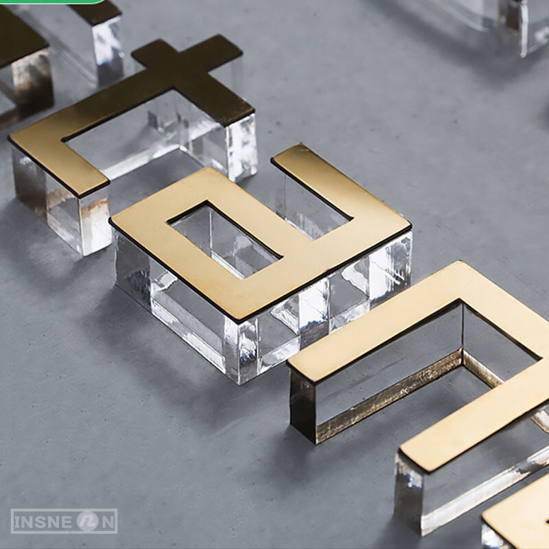 Benutzer definierte Acryl buchstaben des 3D-Zeichenbuchstabens für das Firmenlogo im Freien Geschäft beleuchtete Buchstaben beschilderung