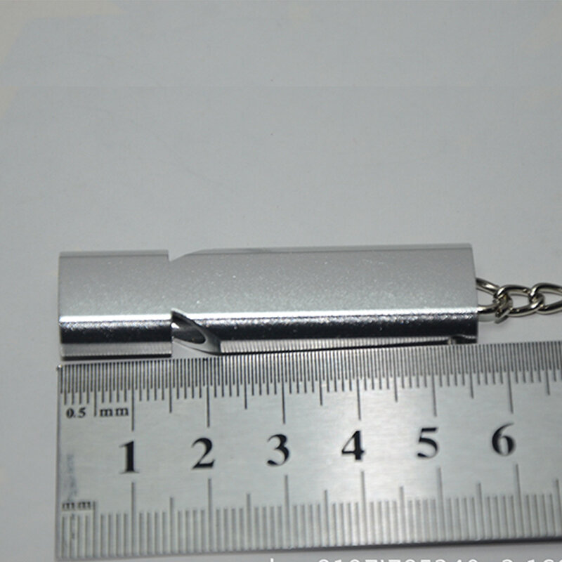 Przenośny aluminiowy gwizdek bezpieczeństwa na świeżym powietrzu do wędrówek na kemping survivalowy łańcuch klucz awaryjny wielofunkcyjny podwójna rura gwizdek