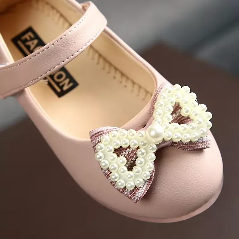 Zapatos de princesa para niñas, zapatos de cuero de Color sólido, planos elegantes con lazo de perlas simples para fiesta y boda