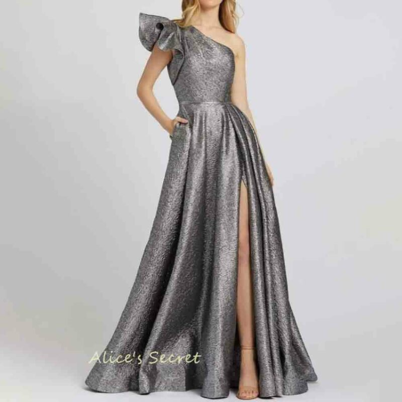 Tiulowa asymetryczna marszczona sukienka bez rękawów boczne kieszenie z rozcięciem suknia wieczorowa