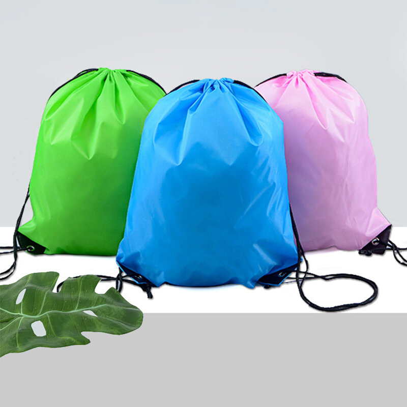 Tas ransel tali serut warna-warni warna Solid, tas olahraga tahan air sederhana untuk pria dan wanita