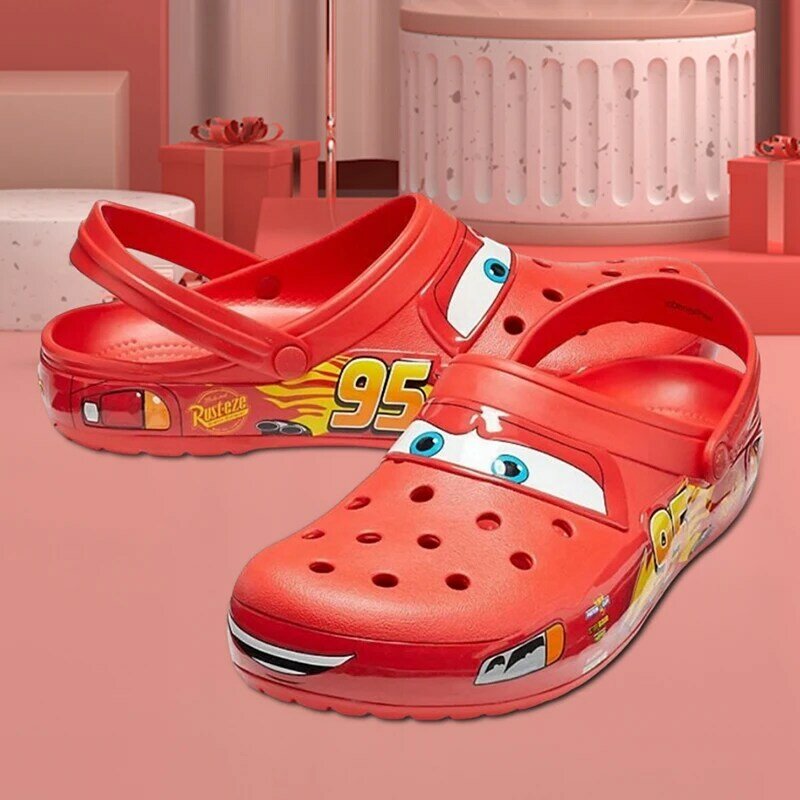 Kartun anime Aoger Disney Lightning Mcqueen Crocs sandal luar ruangan mobil tahan air antiselip sepatu pantai kasual sandal taman