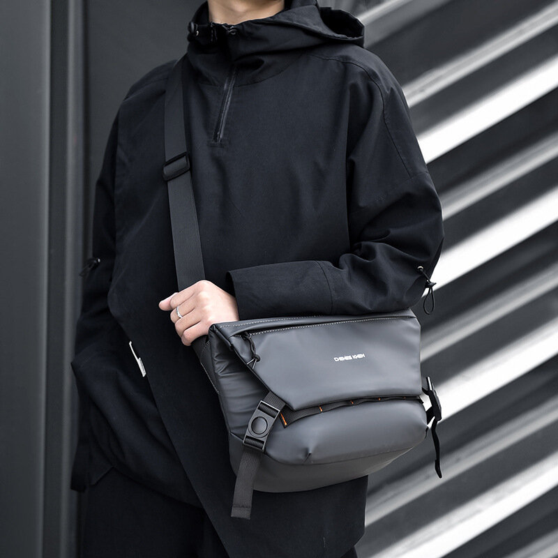 Bolsa de ombro de nylon de grande capacidade masculina, maleta multifuncional simples casual ao ar livre