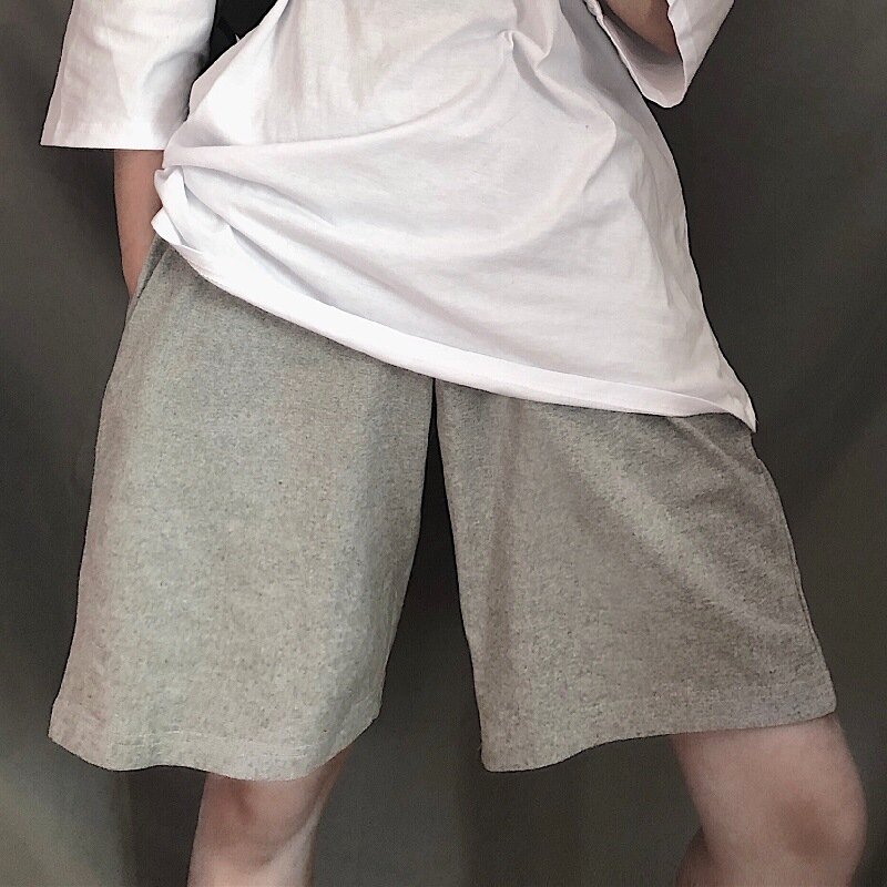 Celana Pendek Abu-abu Musim Panas Mode Wanita Pinggang Elastis Celana Pendek Pinggang Tinggi Streetwear Lebar-kaki Kebesaran Sederhana Uniseks Pendek