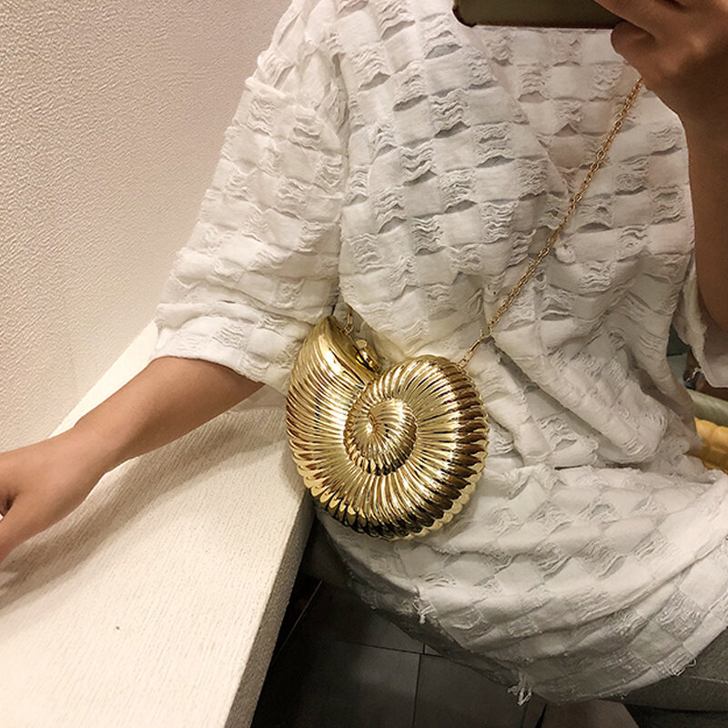 Креативный металлический клатч в форме ракушки для женщин, модные сумки через плечо с цепочками, Роскошные вечерние маленькие кошельки в искусственном стиле, 2024