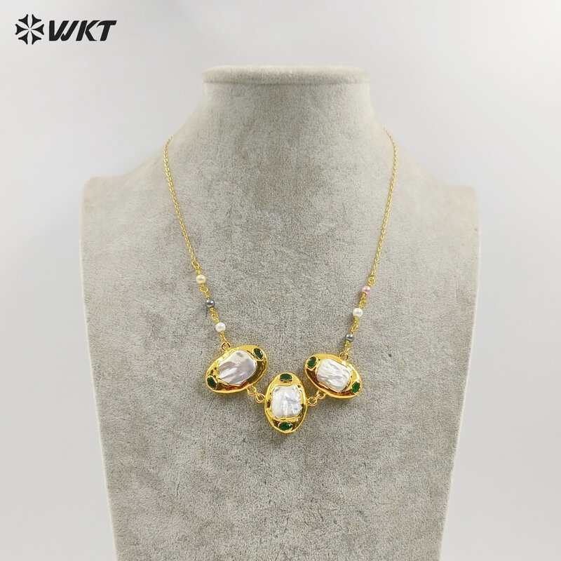 WT-JN267 la più nuova splendida collana con ciondolo a tema fatto a mano con tripla perla d'acqua dolce placcata in oro da donna lunga 16 pollici