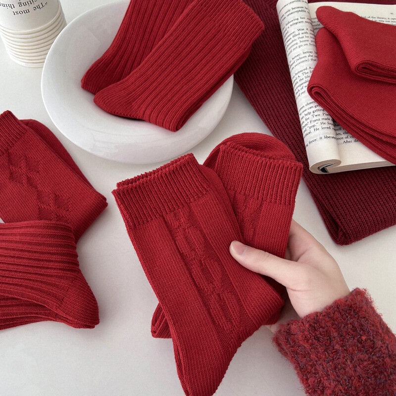 Skarpetki damskie bawełniane ciepłe świąteczne noworoczne czerwone skarpetki dla dziewczynek w paski oddychające wygodne jesienne zimowe skarpetki