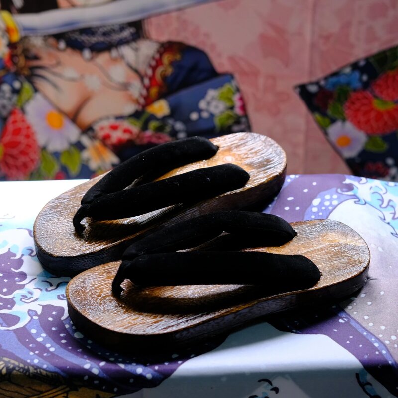 Sandal pria wanita sandal jepit Geta Jepang Cos Demon Slayer kayu sol tebal sepatu cosplay sandal bakiak Jepang