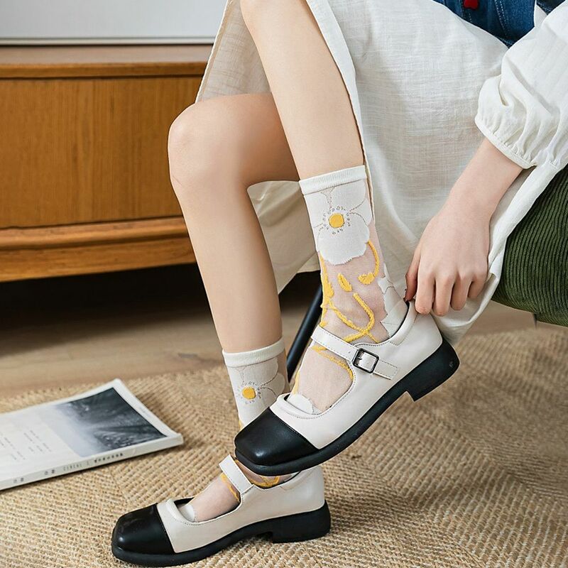 Ультратонкие кавайные корейские шелковые носки с кристаллами женские носки с вышивкой Женские носки средней длины Цветочные Чулочные изделия