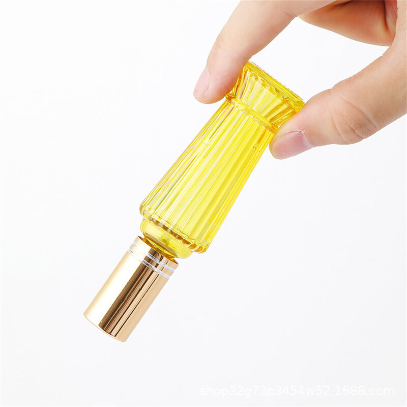 Mini botella pulverizadora de Perfume de 15ml, botella recargable de vidrio de color, atomizador portátil de viaje para aceites líquidos y cosméticos