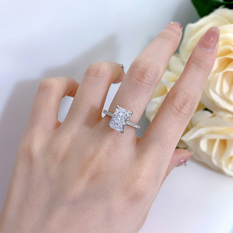 2023 New Fashion S925 Silver 3 Clareidon Cut Small Rock Sugar Diamond Ring