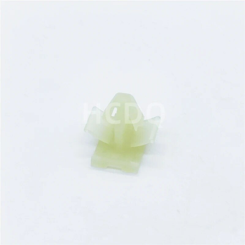 10 PCS Original and genuine MG631268 automobile connector plug housing supplied from stock