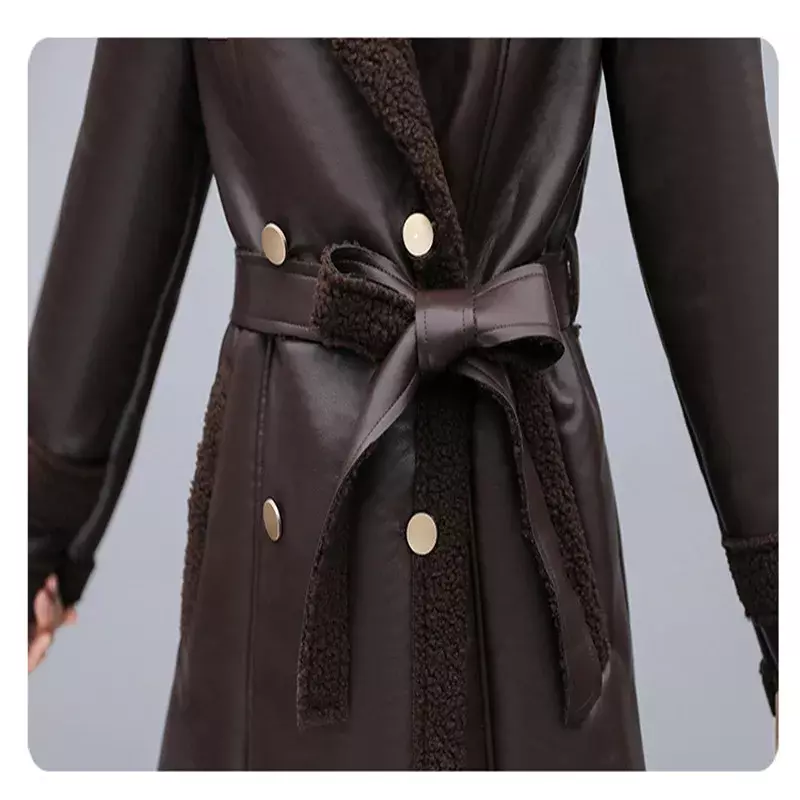 Jaket kulit untuk wanita, musim gugur 2024 baru renda kerah bulu ramping kasual pakaian luar lapisan bulu tebal jaket kulit musim dingin