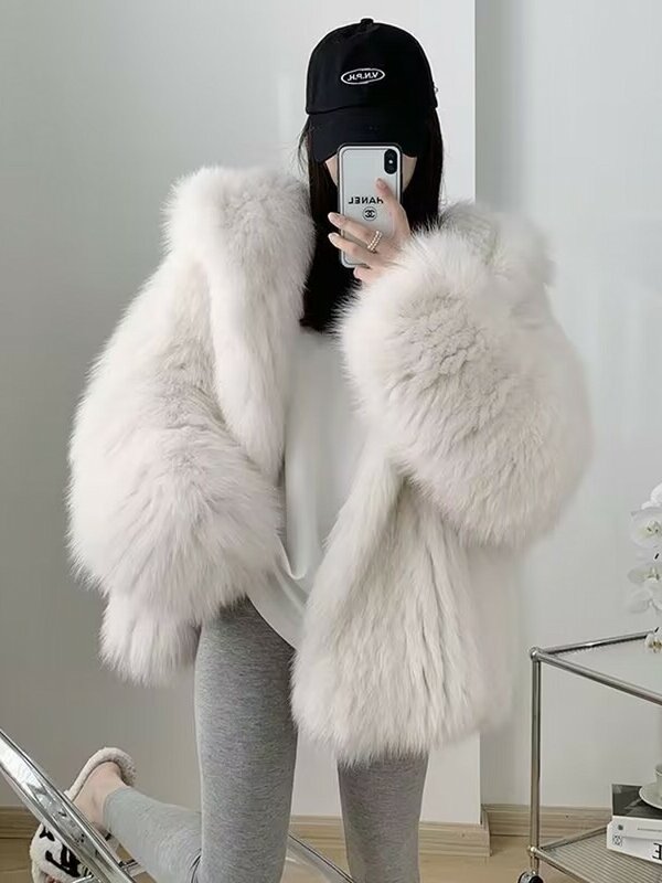 Natural real fox fur hooded short women's coat Winter fashion warm coat Luxury real raccoon hooded jacket