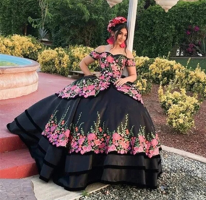 Vestidos de Quinceañera de princesa negra, vestido de baile sin hombros, apliques dulces 16, 15 Años, mexicano