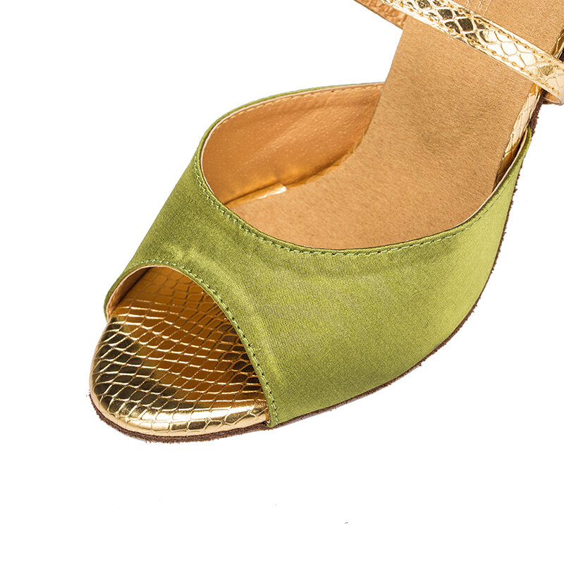 รองเท้าเต้นรำสไตล์ลาตินสำหรับผู้หญิง, รองเท้าซาตินสีเขียวปรับแต่งได้สำหรับใส่ในบ้านพื้นรองเท้าหนังนิ่มนิ่มนิ่มมีส้นปรับแต่งได้ตาม2024