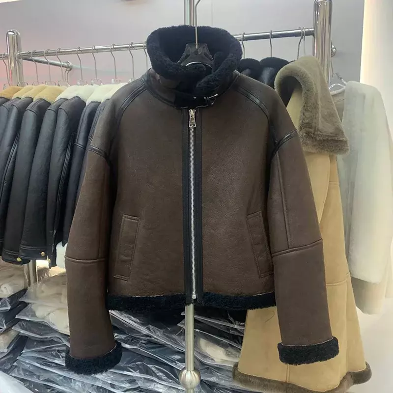 女性のための本物のシープスキンの革のきらびやかなジャケット,厚いて暖かい,女性のオートバイのコート,新しい,冬,2023