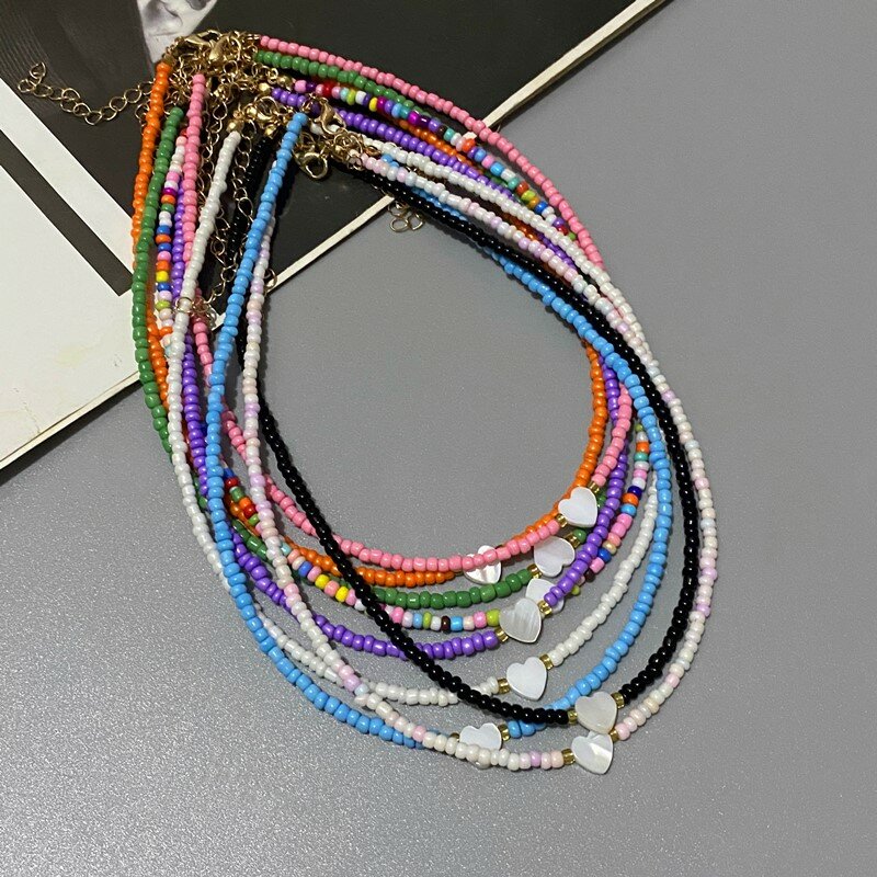 Neue Natur Muschel Liebe Herz Halsreif Halskette für Mädchen Frühling Sommer Mode kleine bunte Glasperlen Halskette Geschenk für Freund