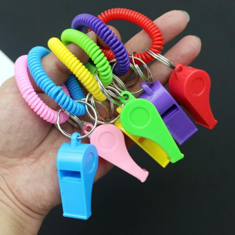 Fischietti multifunzione fischietti per arbitri compatti colorati con bobina estensibile 6 pezzi fischietti sportivi ad alto volume per la portabilità
