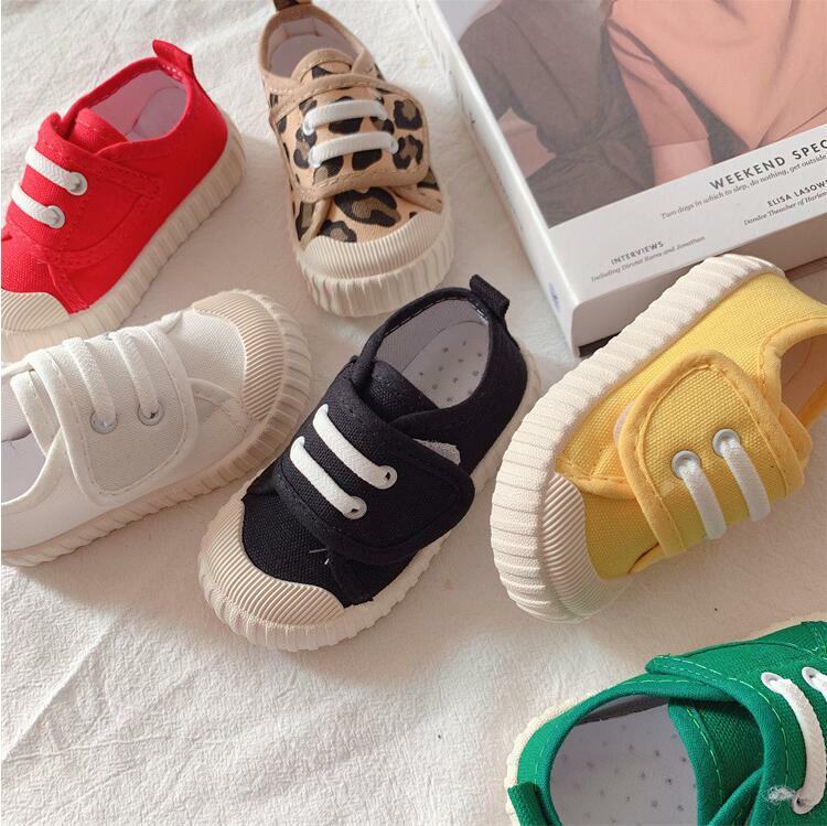 Zapatos de lona para niño y niña, calzado informal de tela vaquera suave y resistente al desgaste, de un solo Color, a la moda, para primavera y verano