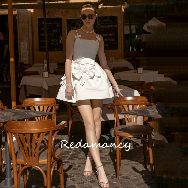 Reamancy-A-LINEストラップレスサテンウェディングドレス、スリムな膝丈、背中の開いた、白、弓、パーティードレス、セクシー、2024