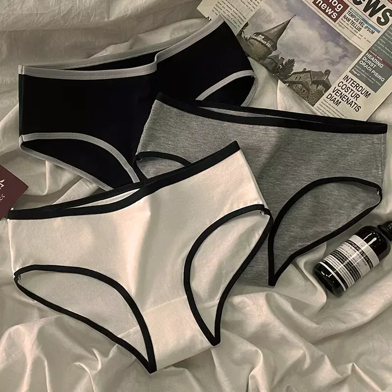 Simple Girl Underwear Mid Waist Japanese Black White Cotton Women's Briefs Sports Cool Style Traceless Panties Seamless Lingerie