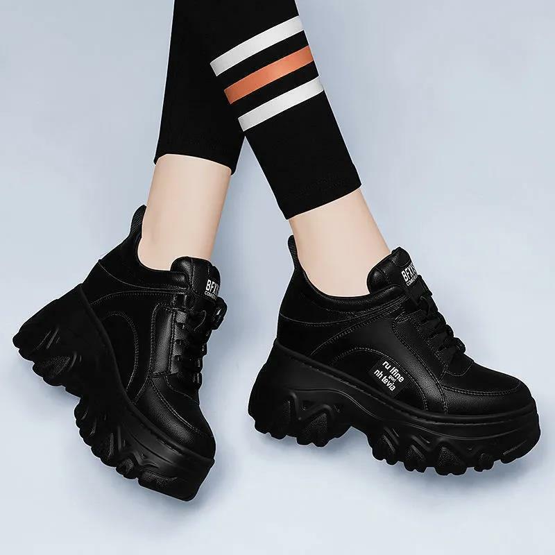 Aumento interno Chunky scarpe da donna comode scarpe Platform femminili Casual scarpe vulcanizzate moda tacco alto donna Sneakers