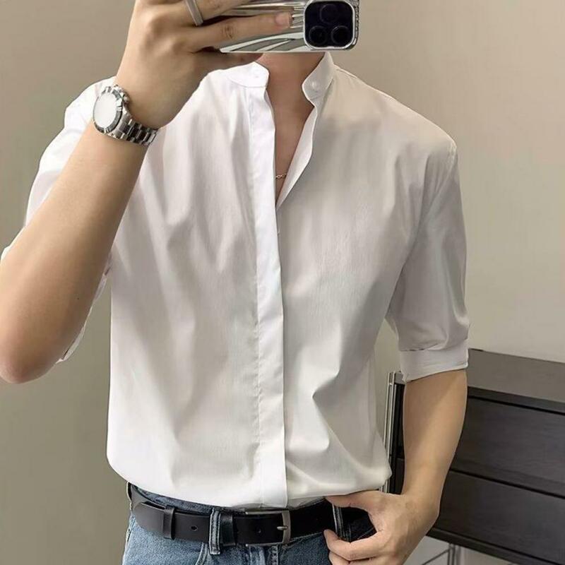 Camicia da uomo in tinta unita elegante camicia da lavoro da uomo con colletto alla coreana con mezze maniche stile Cardigan Slim Fit per i pendolari in ufficio