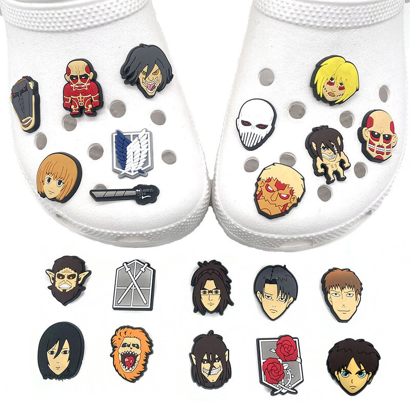 Vendita singola 1 pz Anime Attack on Titan sandali accessori scarpe fibbia pantofole fai da te decorazioni novità ciondoli per scarpe souvenir