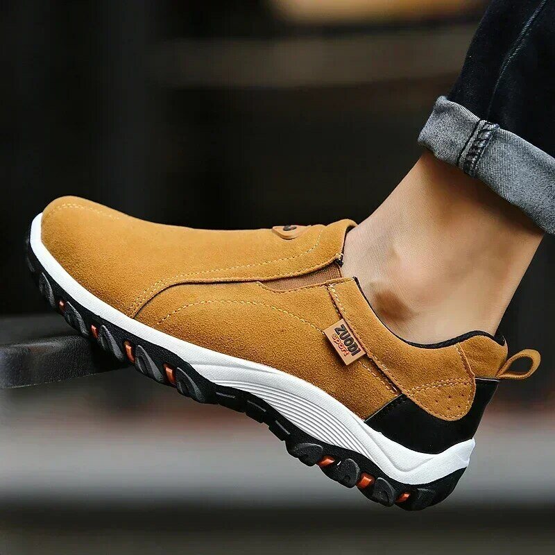 2024 nuove scarpe da passeggio Slip-on sportive Casual da uomo leggere all'aperto mocassini da uomo di vendita caldi scarpe basse traspiranti per uomo