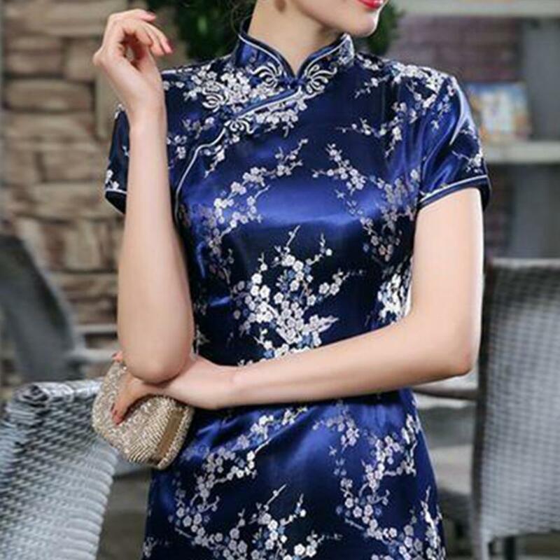 Vestido floral bordado de estilo nacional chinês feminino, gola alta, mangas curtas, lado alto dividido, botões de nó chinês, cheongsam