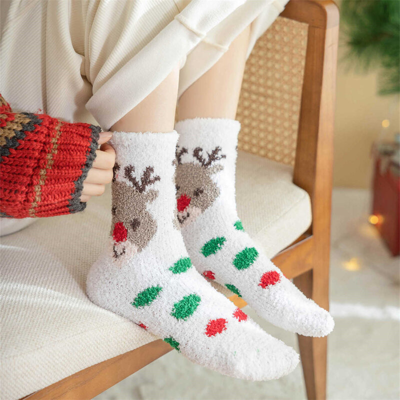 Рождественские женские носки, забавные рождественские носки с Санта Клаусом, елкой, снежинкой, лось, коралловые бархатные чулки для девочек, новогодние теплые носки для дома и пола