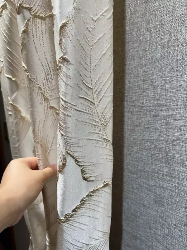 Nuove tende tridimensionali in foglia Beige Jacquard con filo d'oro goffrato ad alta precisione per la personalizzazione della camera da letto del soggiorno