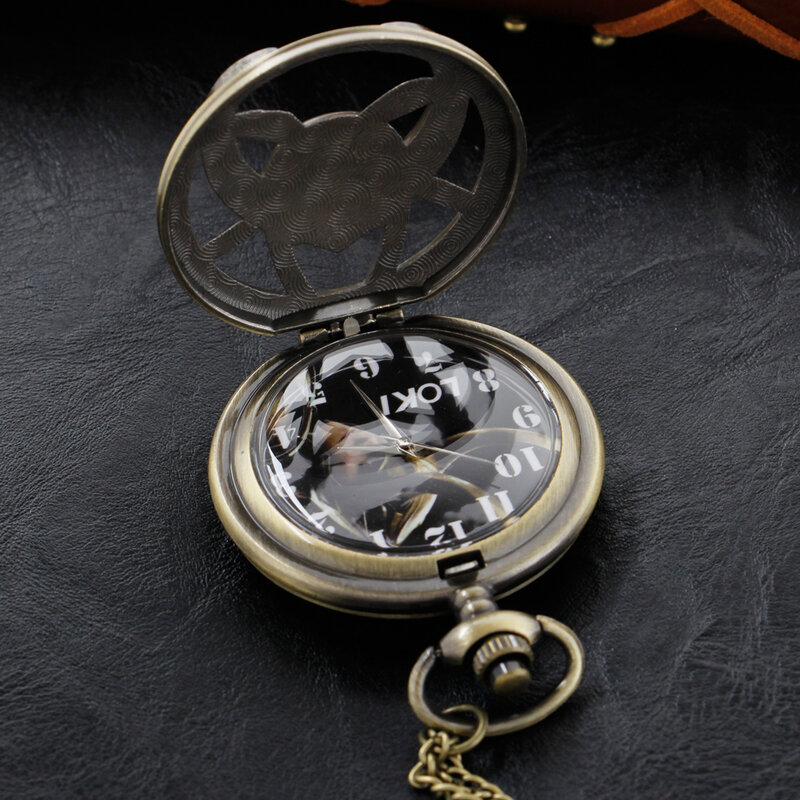 Reloj de bolsillo de cuarzo con grabado de animación ahuecado, collar neutro de alta calidad, colgante de sincronización para hombres y mujeres, regalos Cf1256