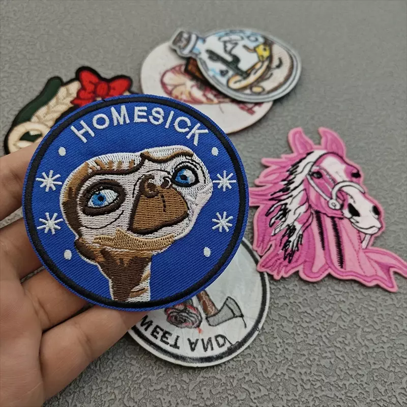 Circular Embroidery Patch DIY Freaks Princess Pink Horse Cloth Sticker Iron on Patches Clothing Bag Hat Badge Fabric Accessories